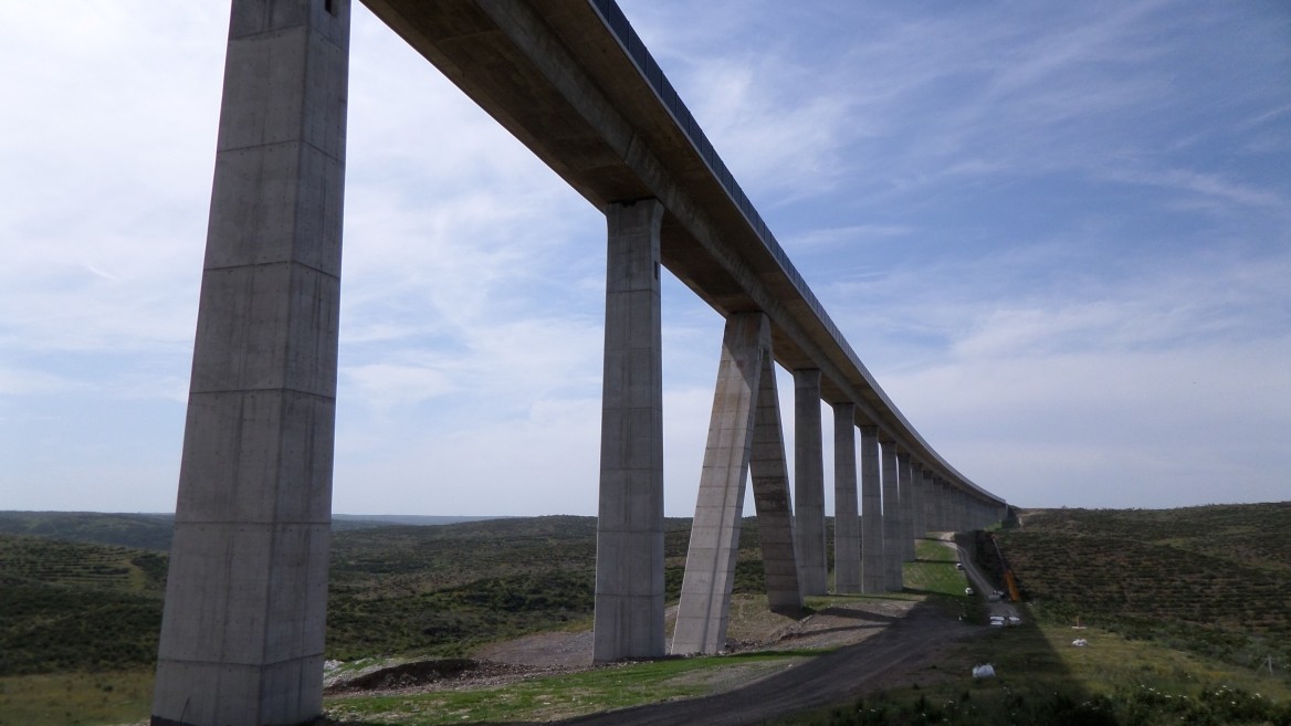 Valdetravieso Viaduct​